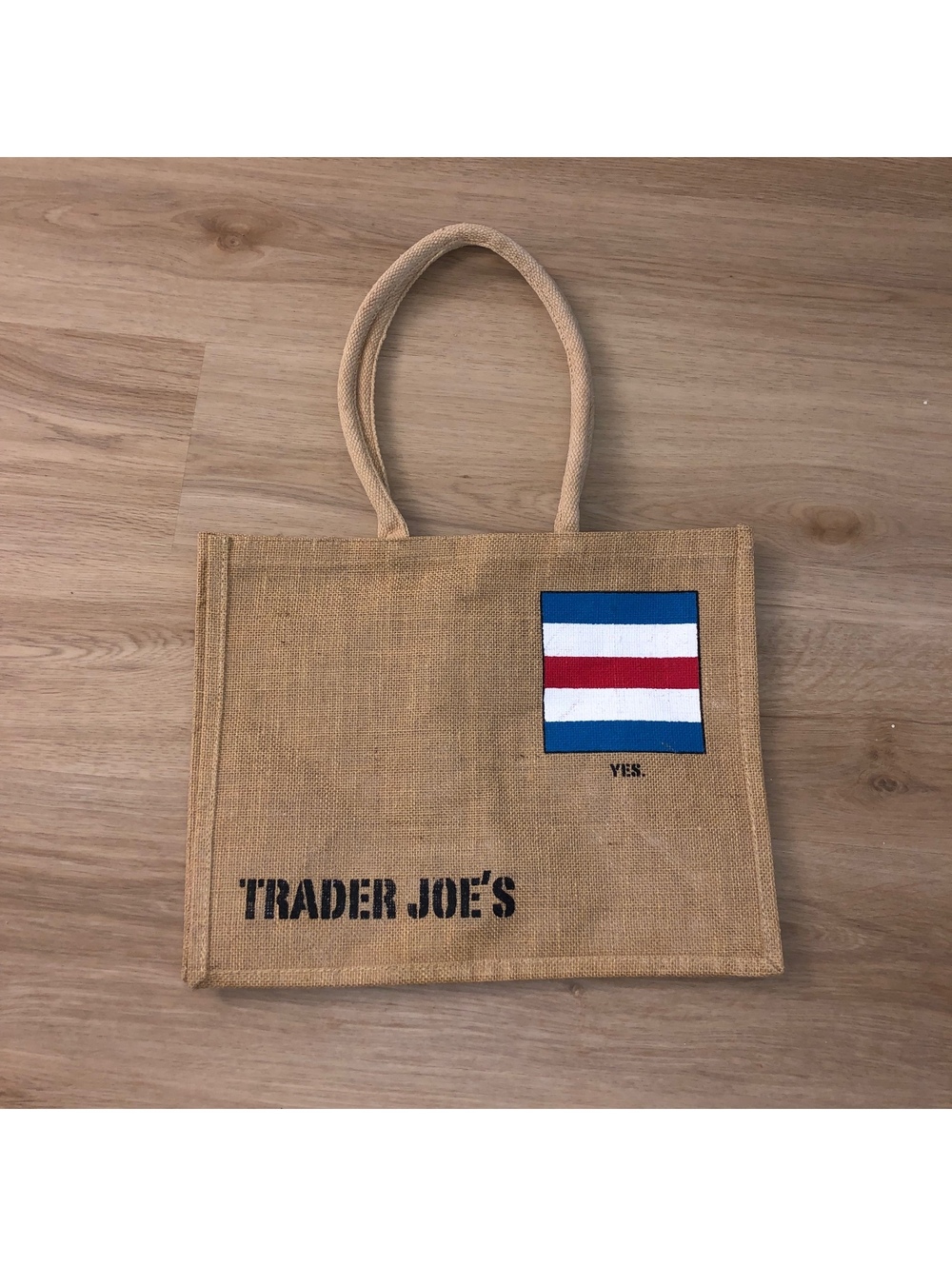 TRADER JOEโS BURLAP GROCERY NAUTICAL FLAG C CHARLIE TOTE BAG JUTE RETIRED RARE